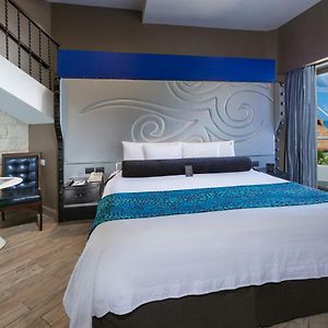 Heaven Deluxe Platinum Sky Terrace King Bed – Adults Only
